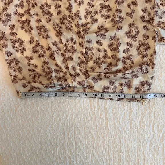 ASTR The Label Floral Blouse - Picture 9 of 10